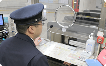 窓口業務の様子