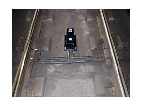 レールへ信号波を流す装置