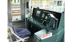 7000形車両乗務員室写真